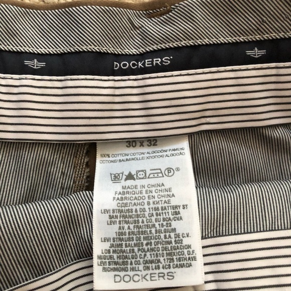 Dockers D3 Classic Fit Khaki Pants - Picture 5 of 6